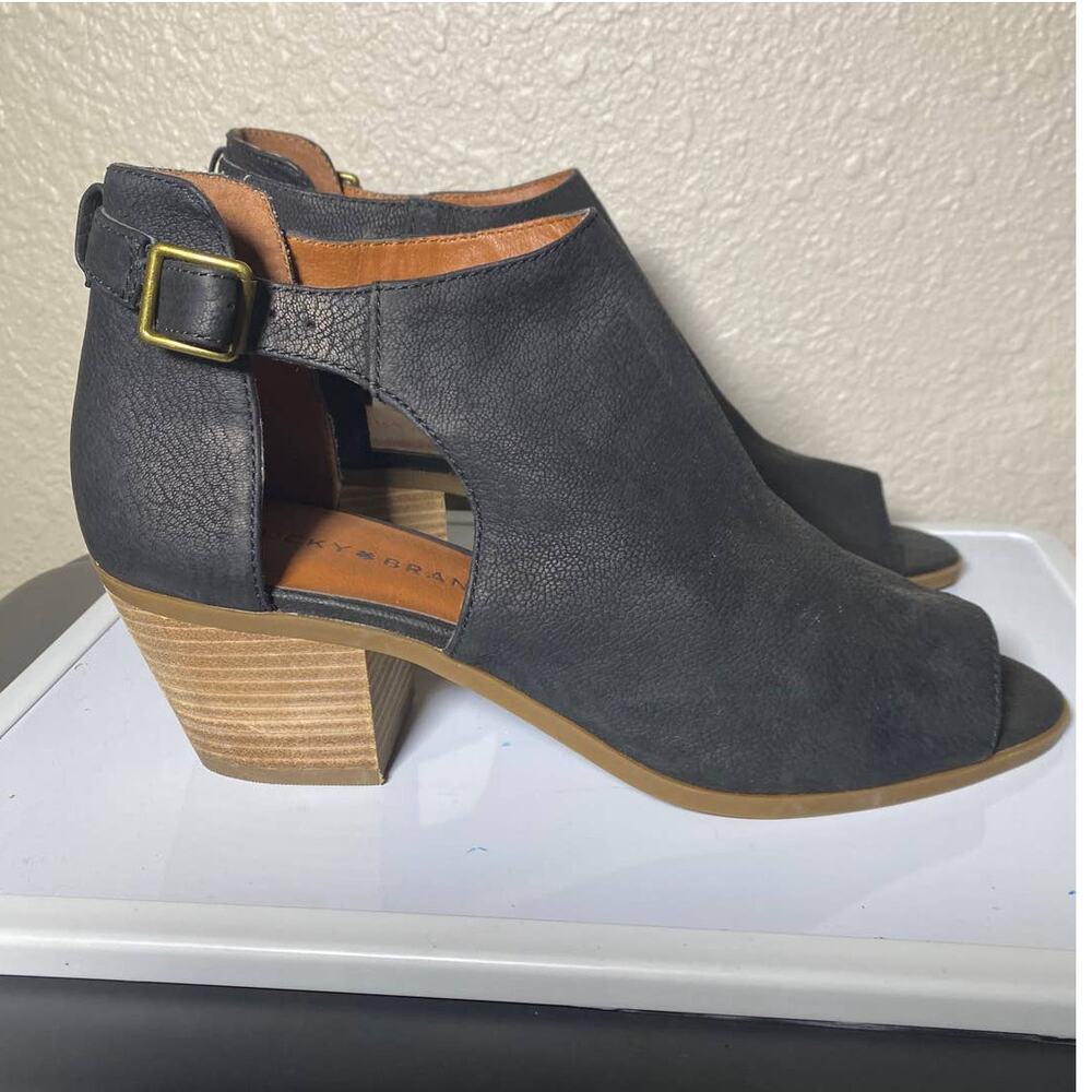 Lucky Brand black leather sandals 10M Like New